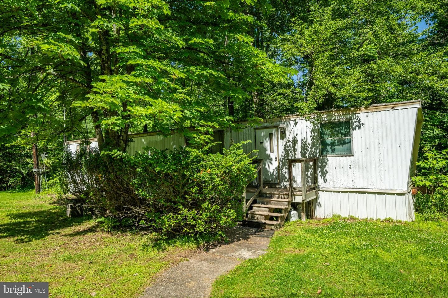305 Thousand Acre Road photo 9