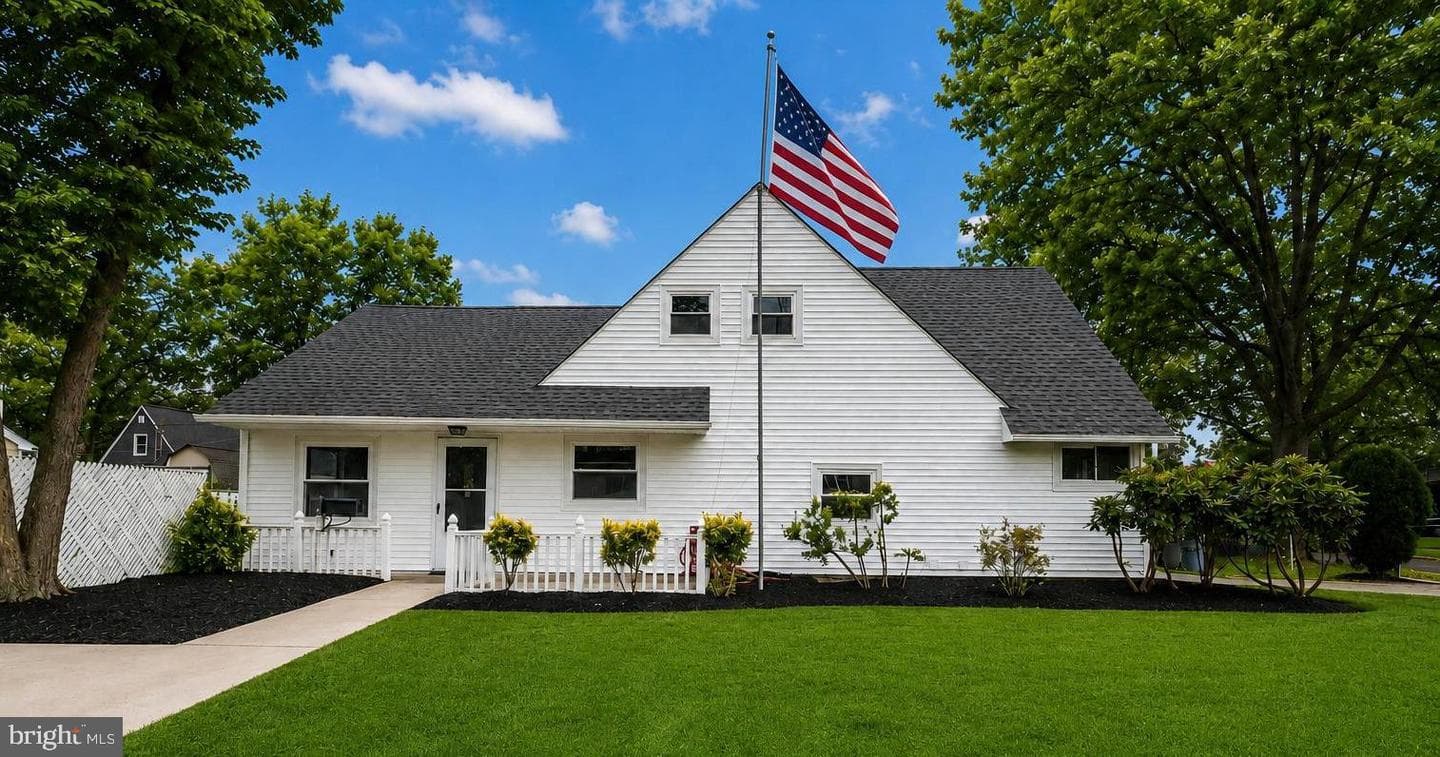 43 Northpark Drive, Levittown