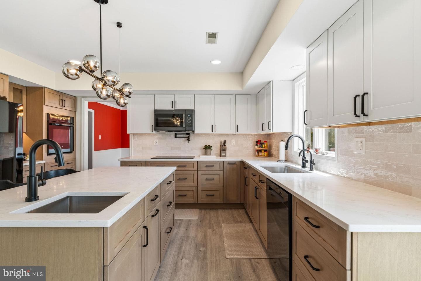 1400 Buck Hill Drive, Southampton