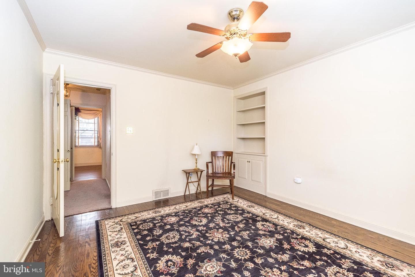 501 E Penn Street photo 11