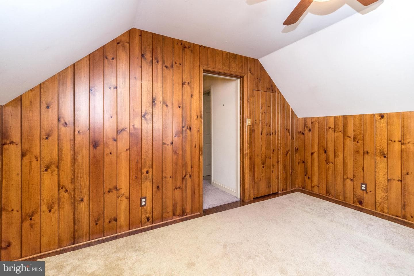 501 E Penn Street photo 16