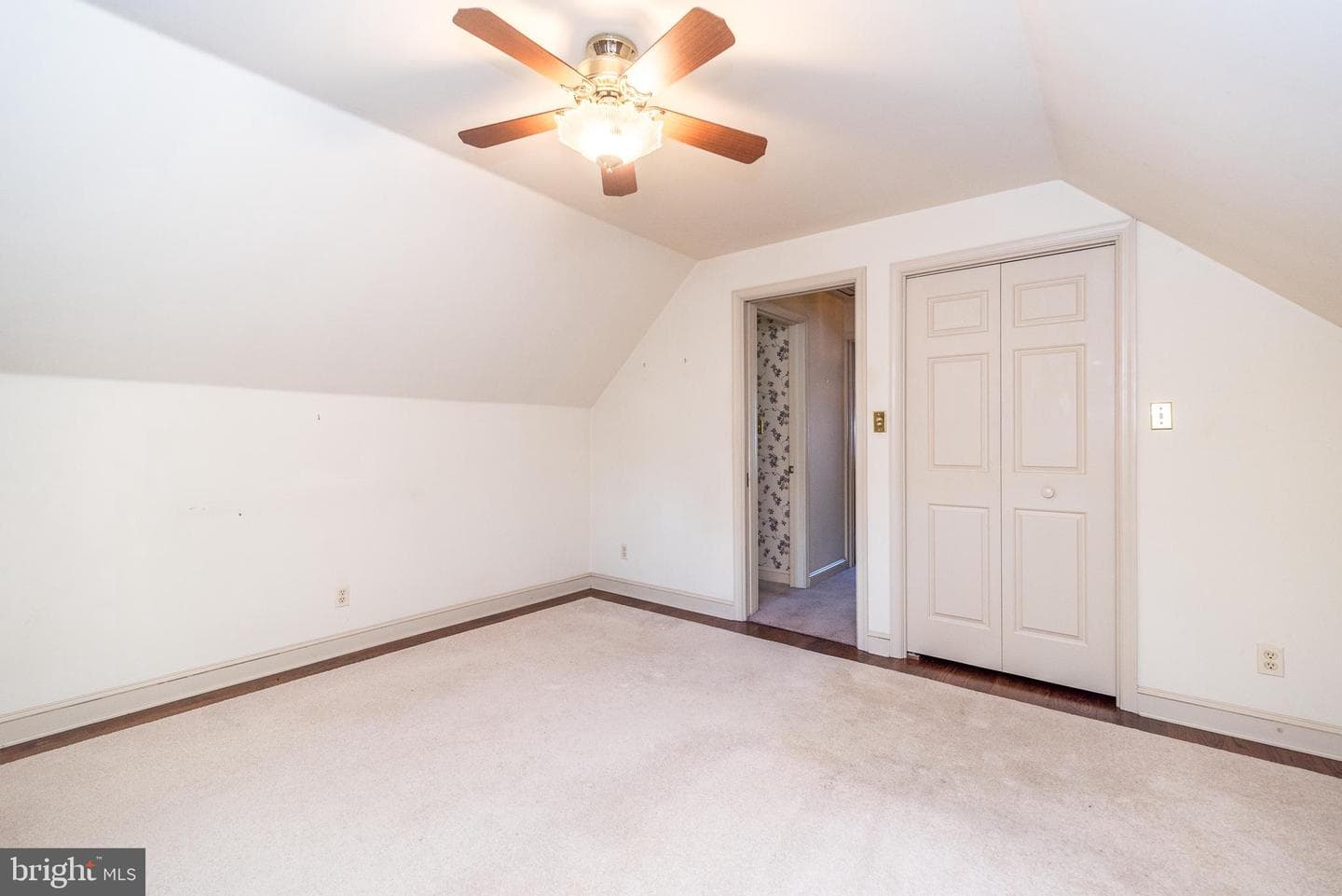 501 E Penn Street photo 19