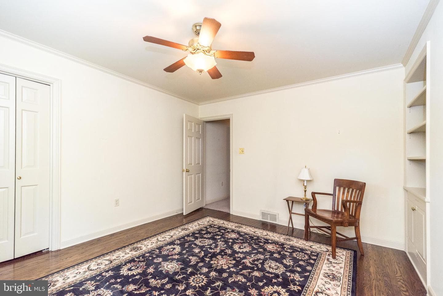 501 E Penn Street photo 33