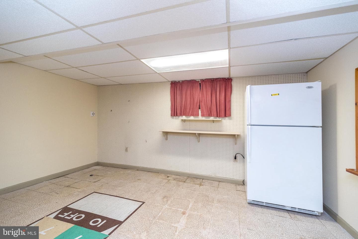 501 E Penn Street photo 38