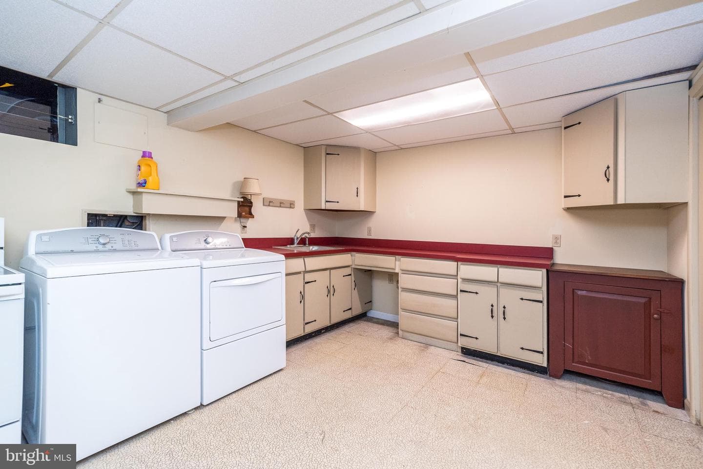 501 E Penn Street photo 41