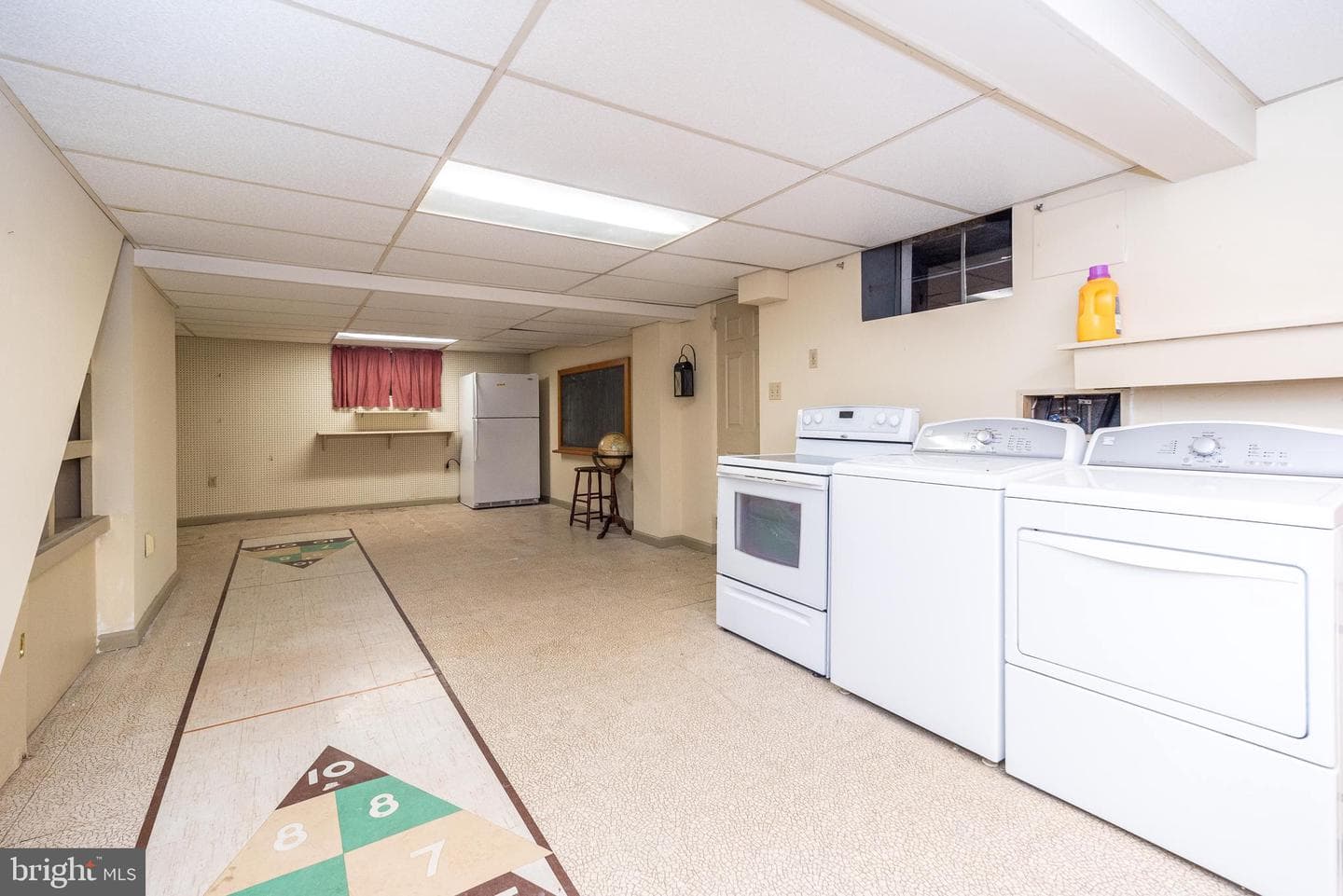 501 E Penn Street photo 42