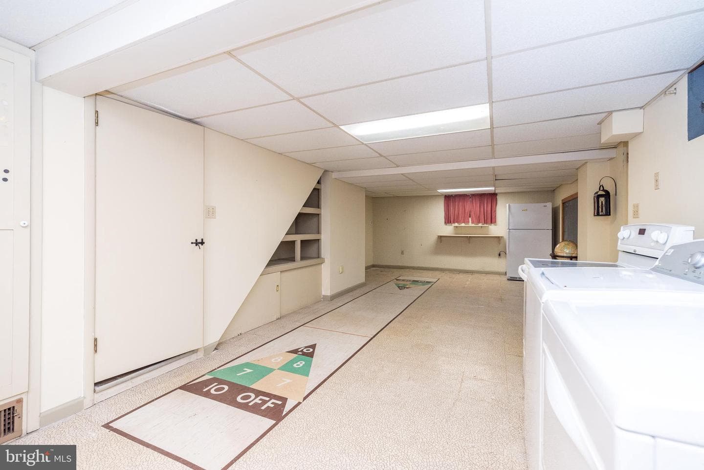 501 E Penn Street photo 44