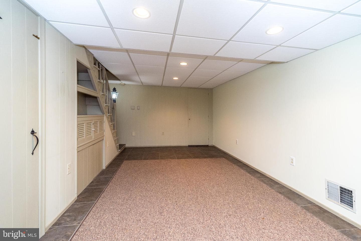 501 E Penn Street photo 49