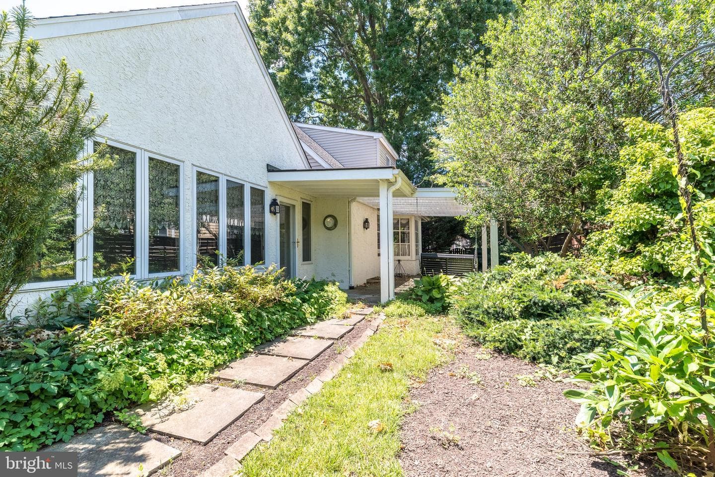 501 E Penn Street photo 67