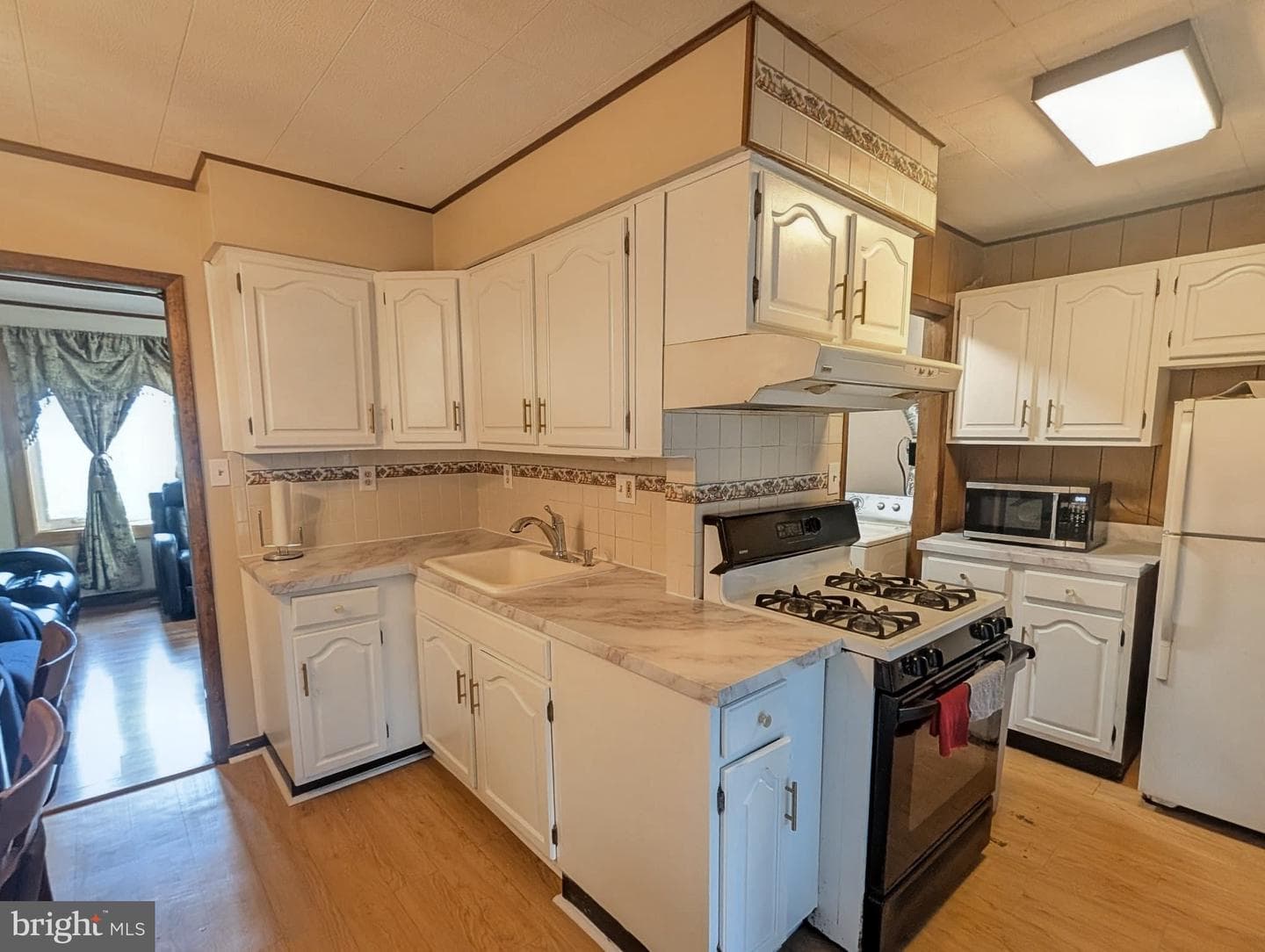 3724 Devonshire Place photo 10