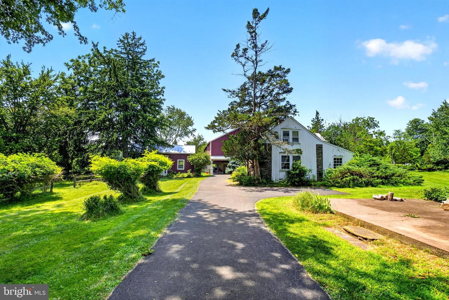 6693 Groveland Road photo 25