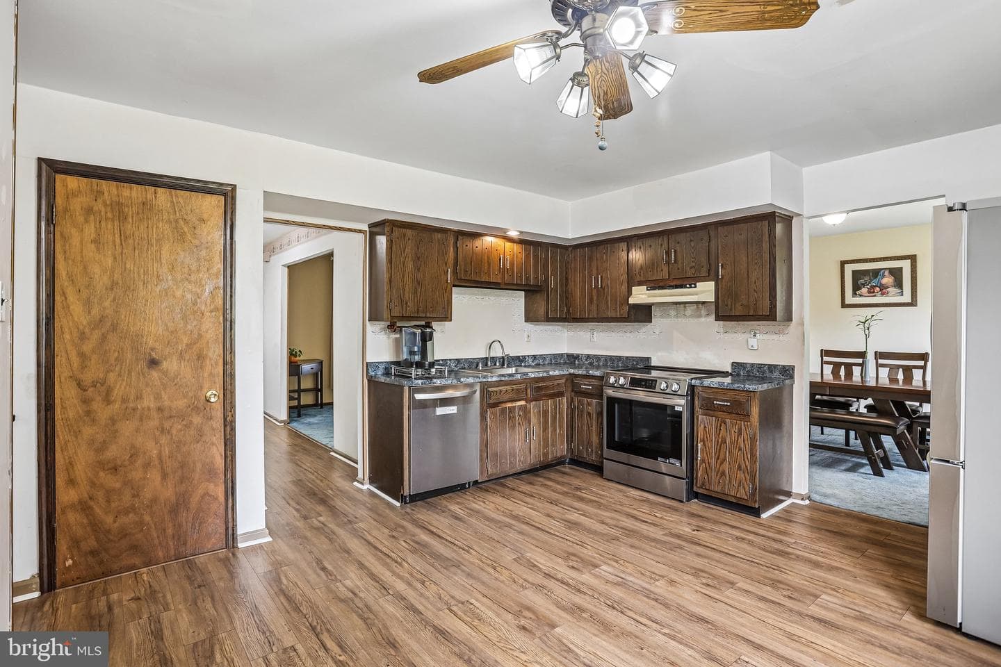 730 Fairbridge Drive photo 22