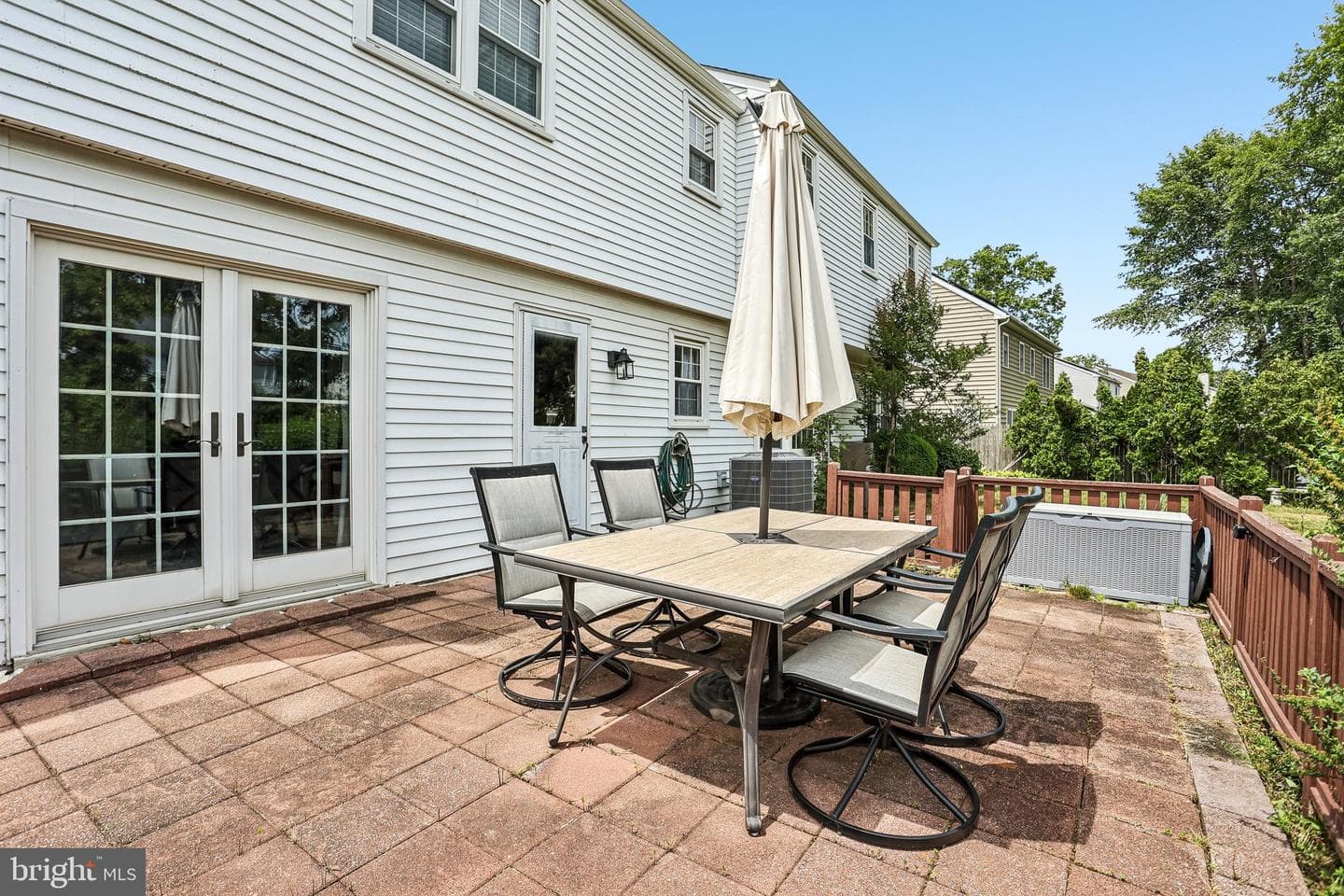 730 Fairbridge Drive photo 31