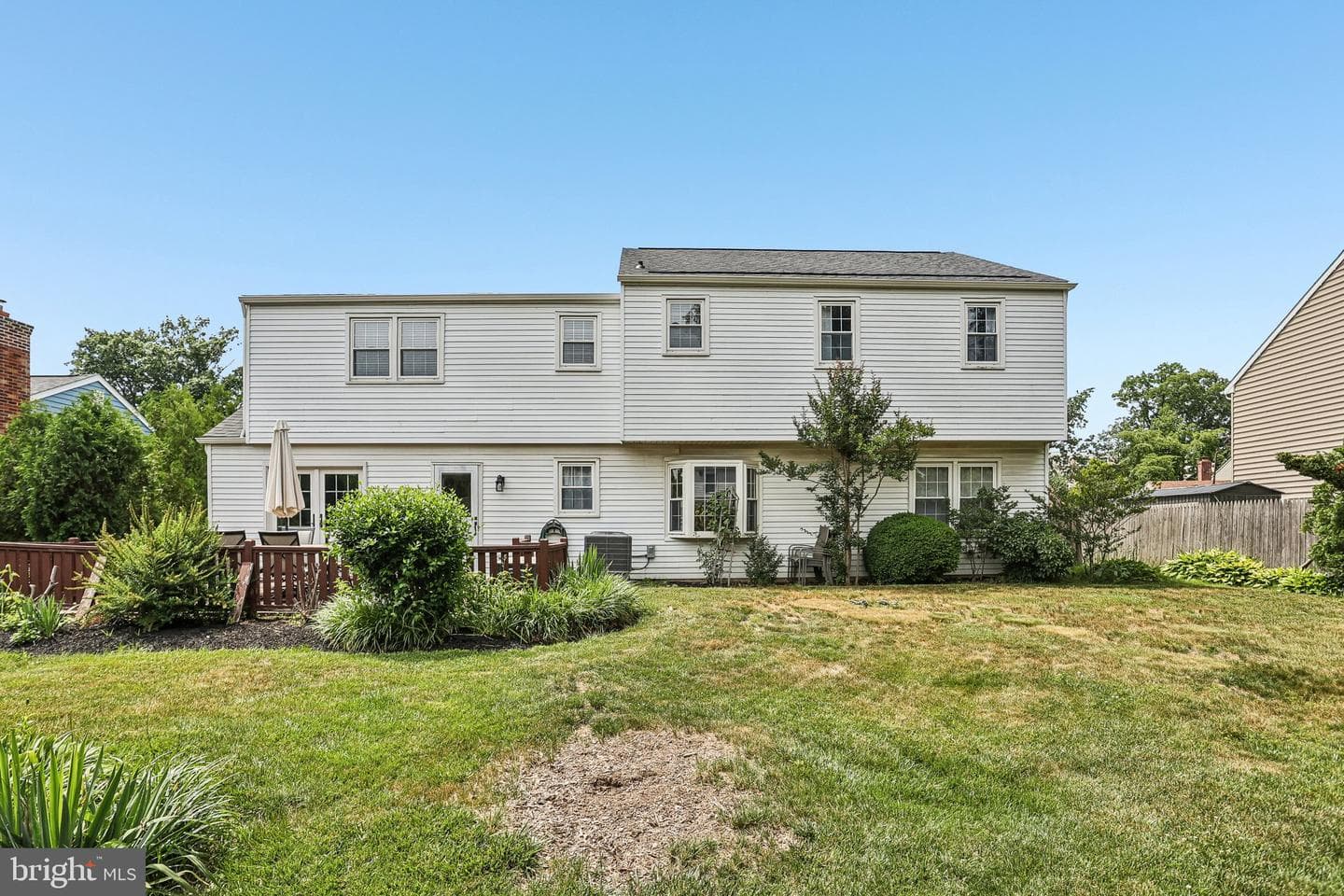 730 Fairbridge Drive photo 33