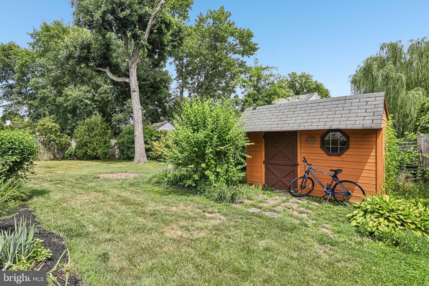 730 Fairbridge Drive photo 34