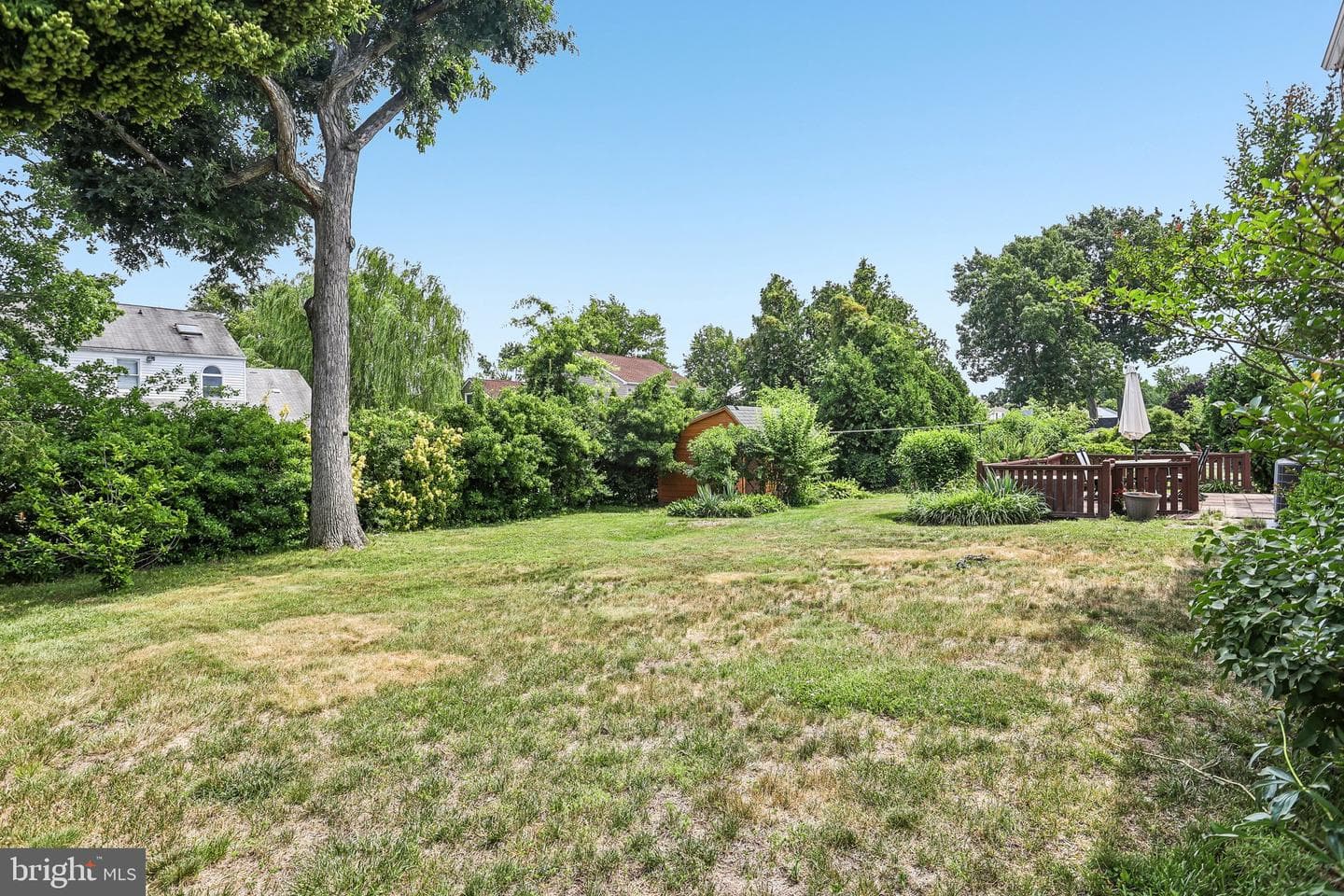 730 Fairbridge Drive photo 35