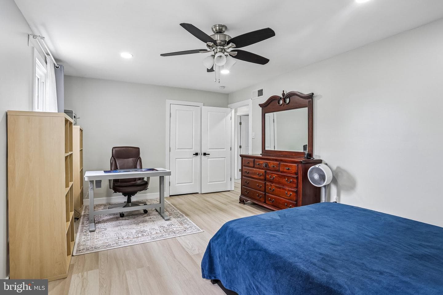 730 Fairbridge Drive photo 9
