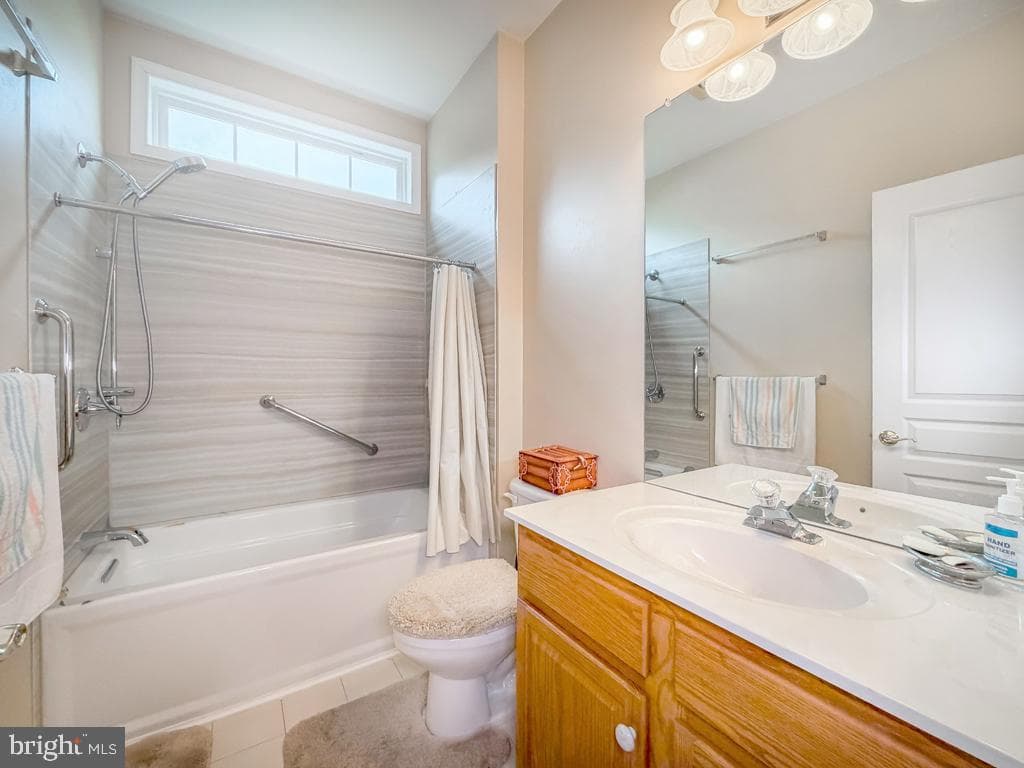 40 Betts Drive photo 32