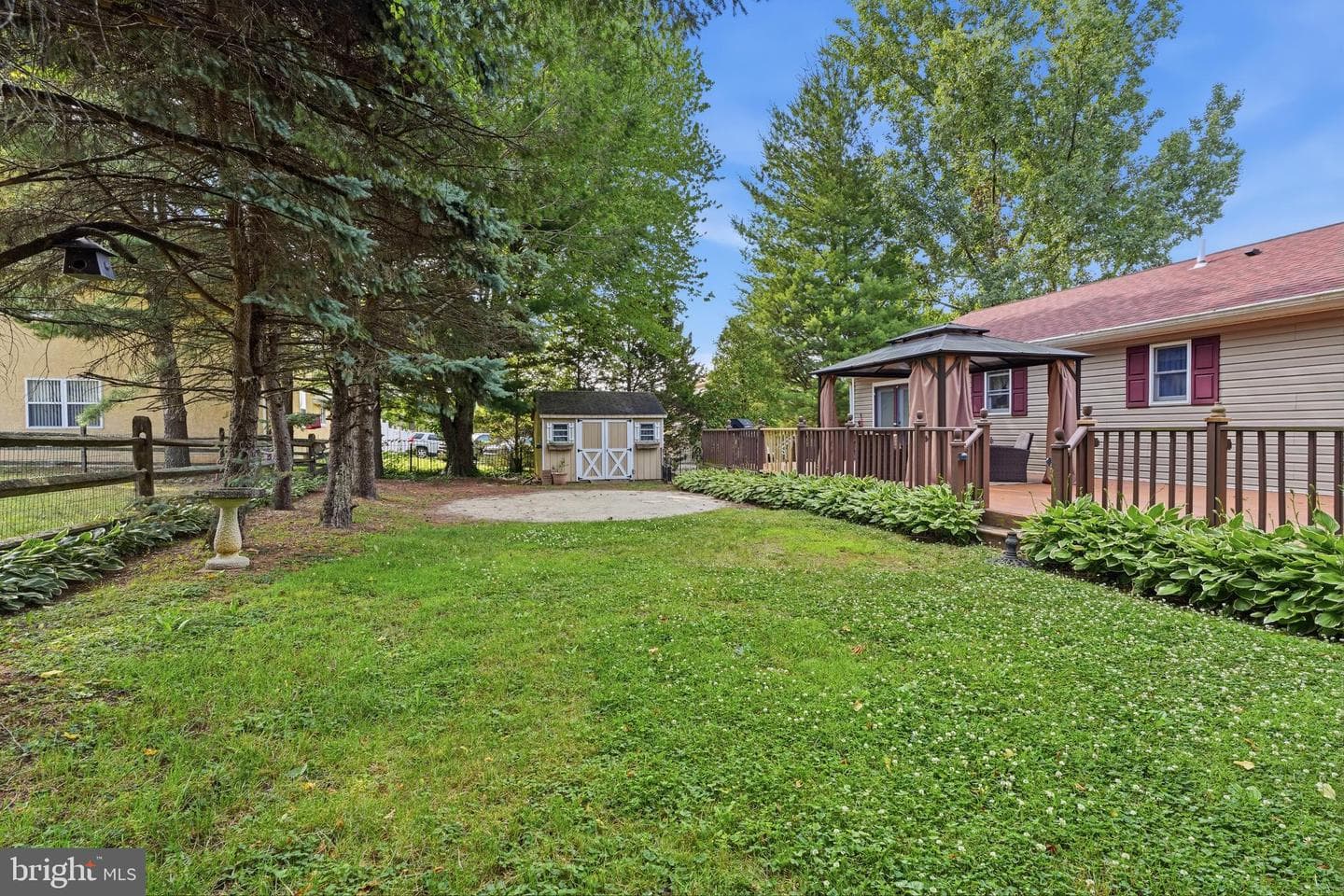 664 Walnut Avenue photo 4