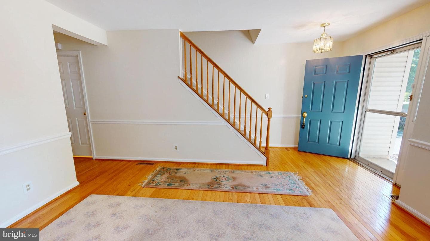 4040 Diane Way photo 3