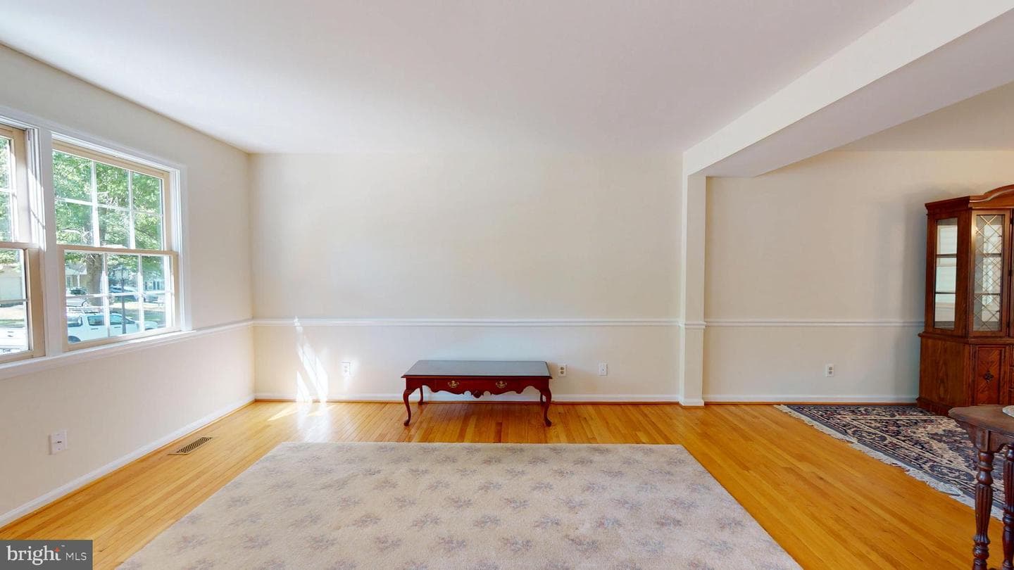 4040 Diane Way photo 4
