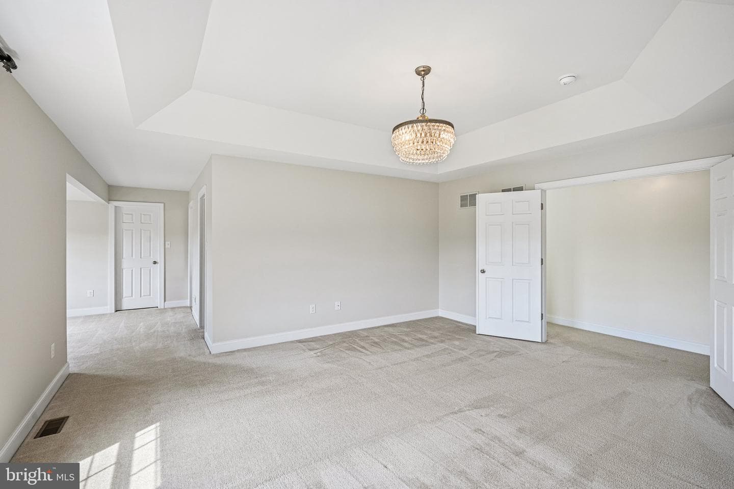 440 Elizabeth Way photo 24