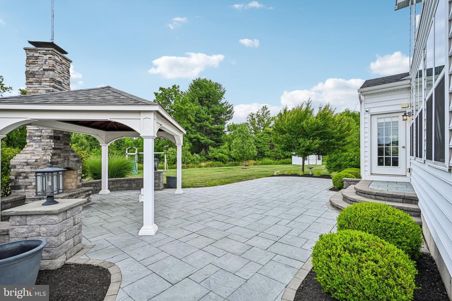 440 Elizabeth Way photo 47