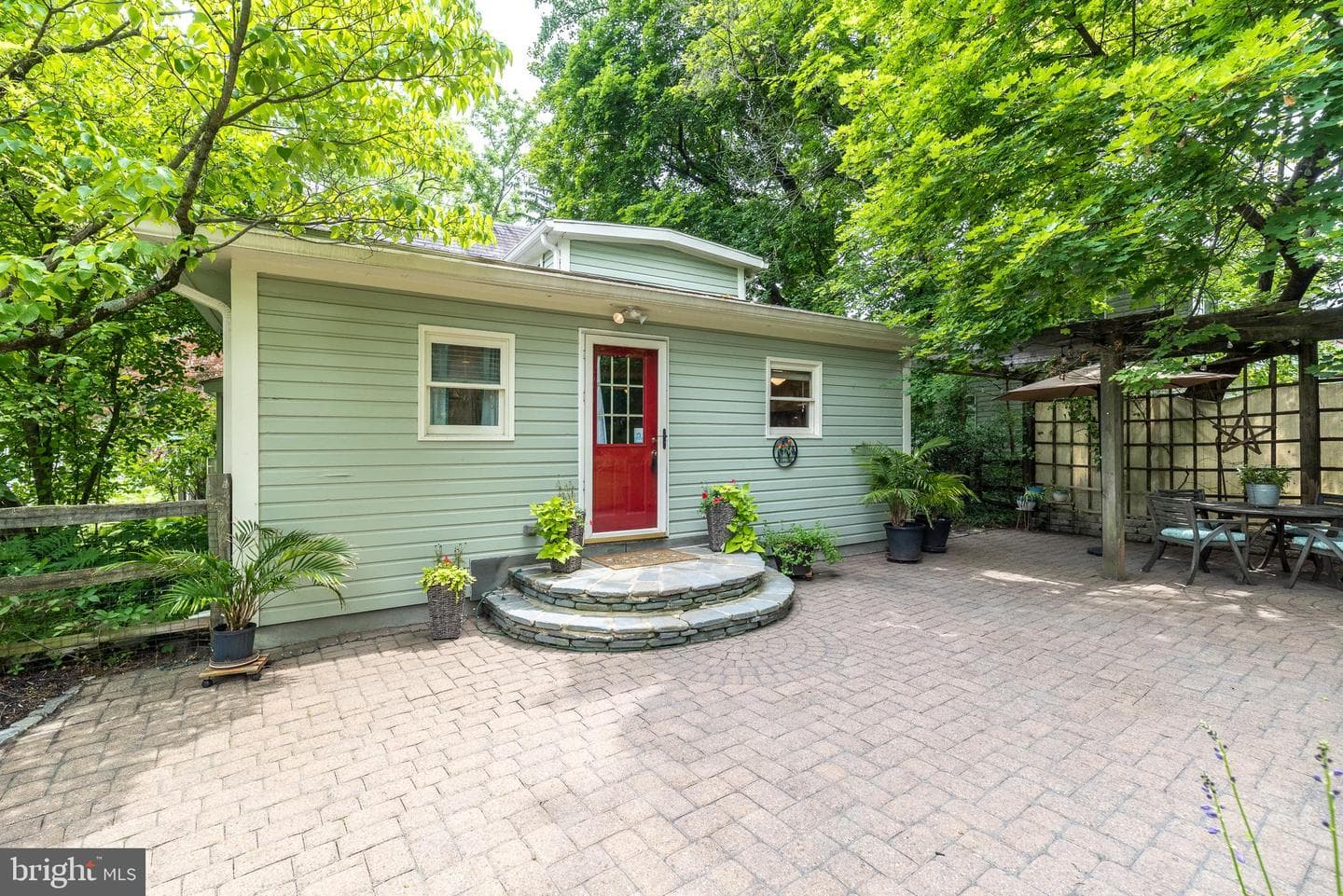 65 Mathews Avenue photo 47