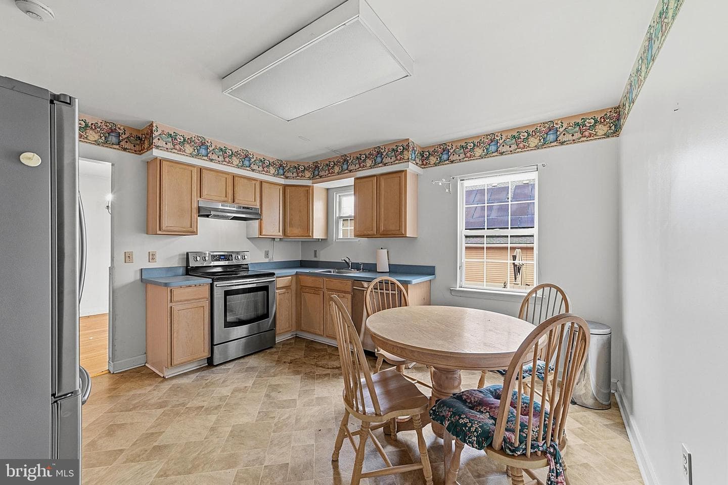 1934 Colonial Drive photo 9
