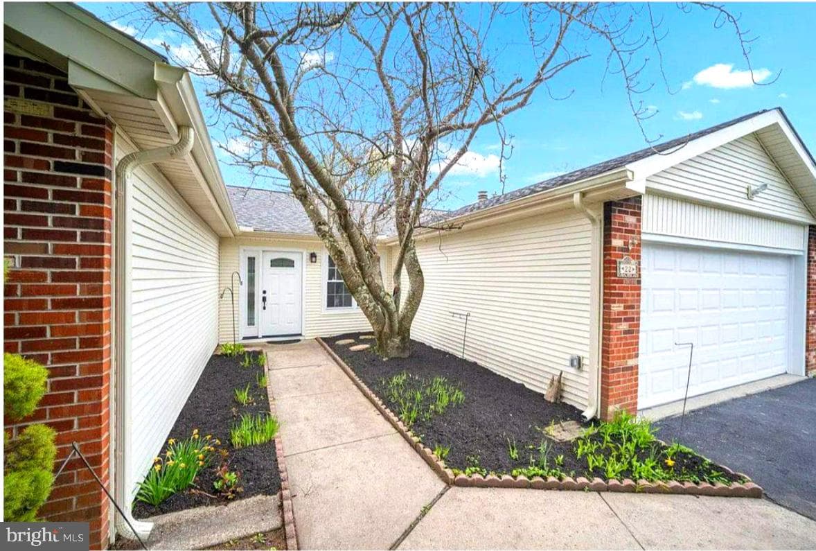 22 Delaware Court, Newtown
