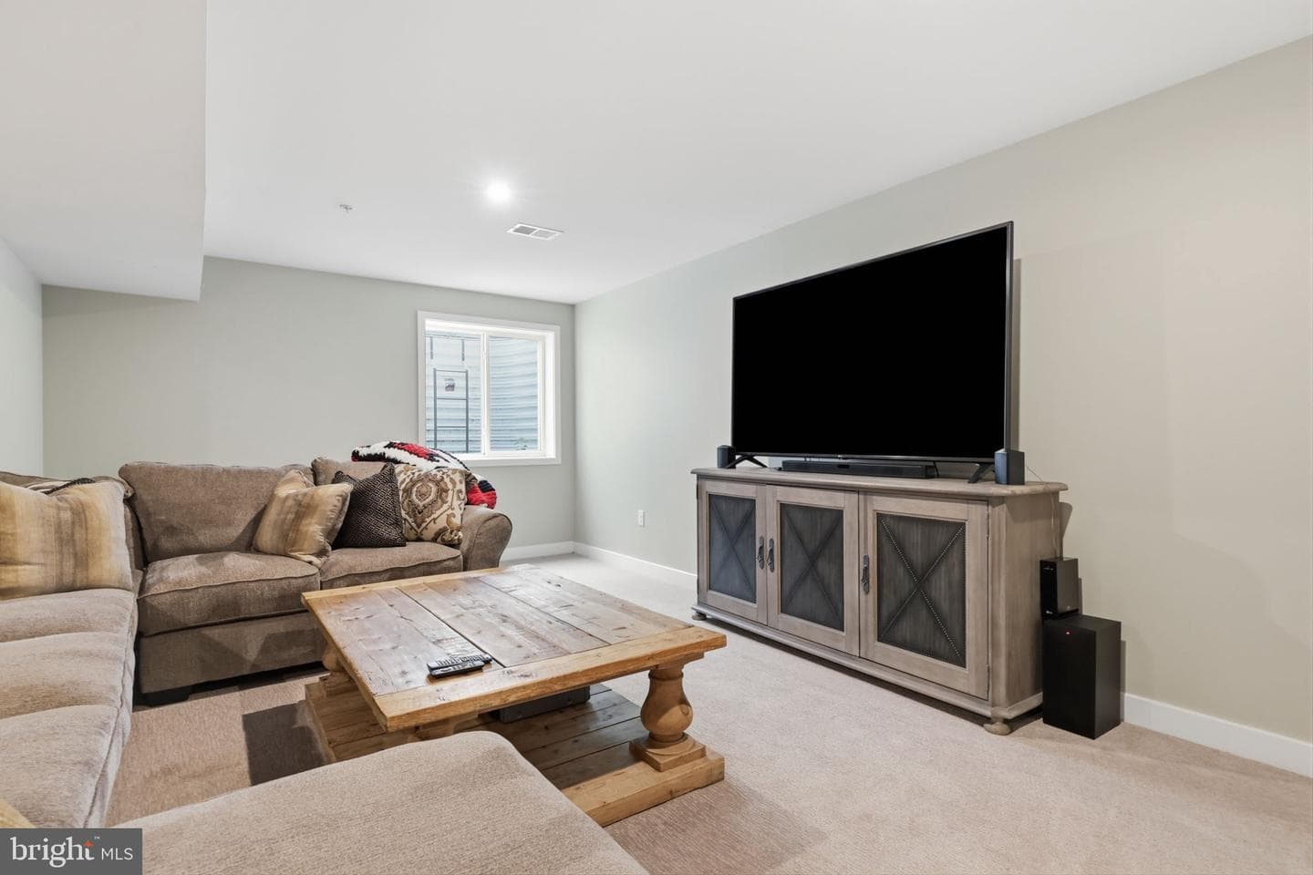 30 Griffin Way photo 38