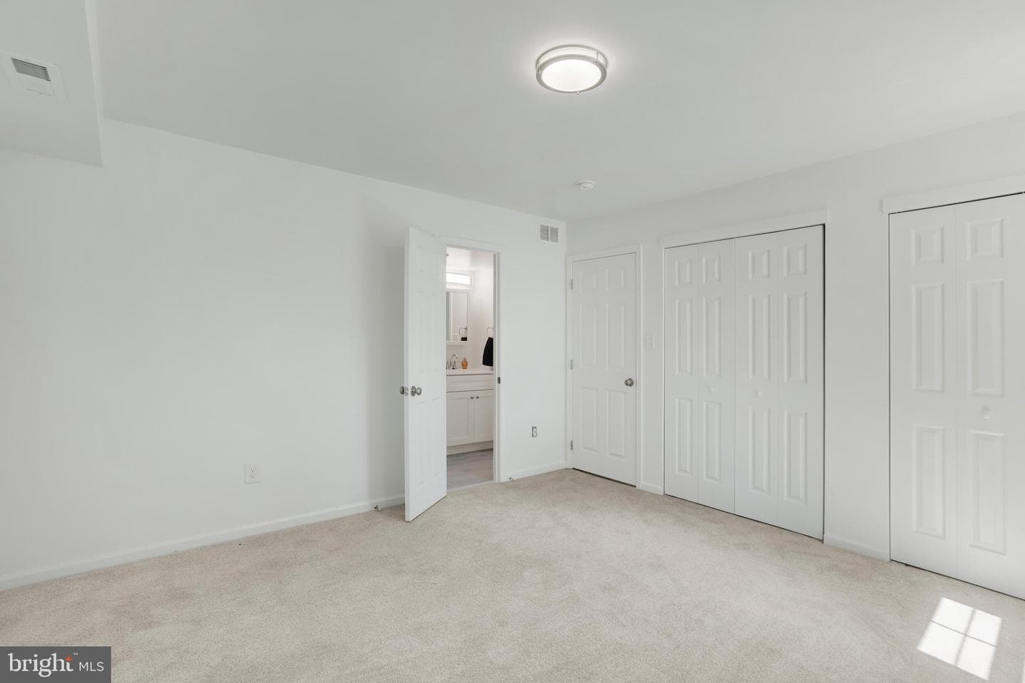 3032 Gilbert Drive photo 19