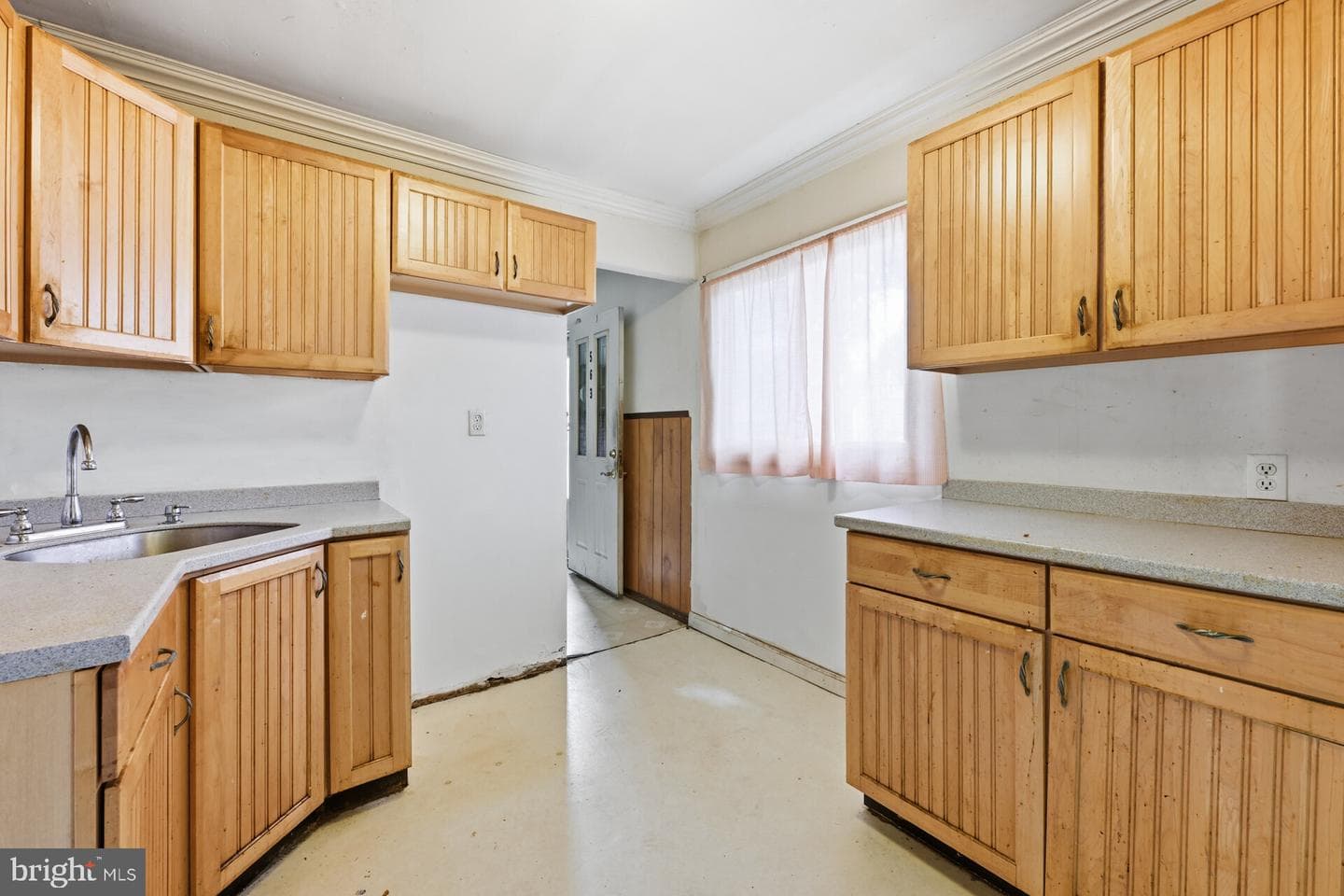 563 Wilk Drive photo 5