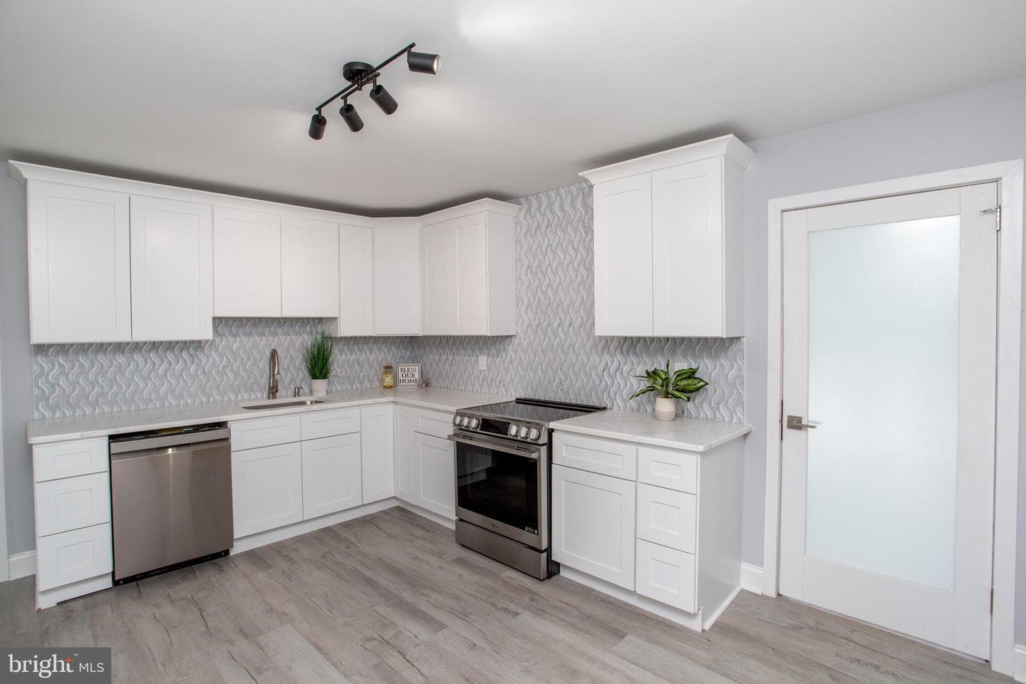 123 Holly Road photo 12