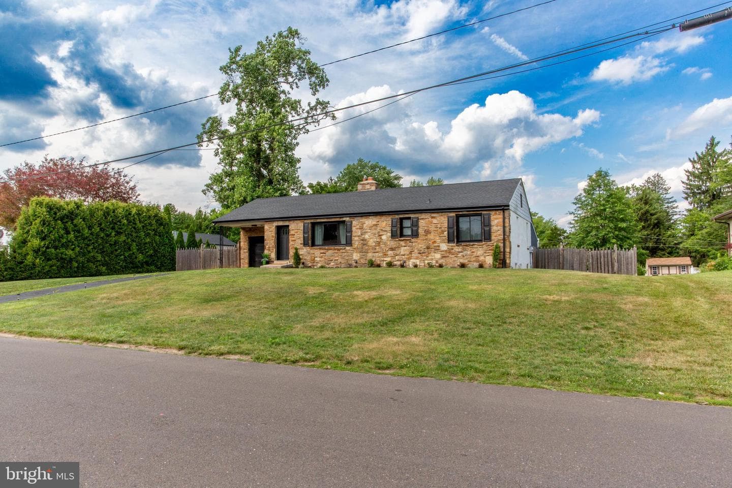123 Holly Road photo 3