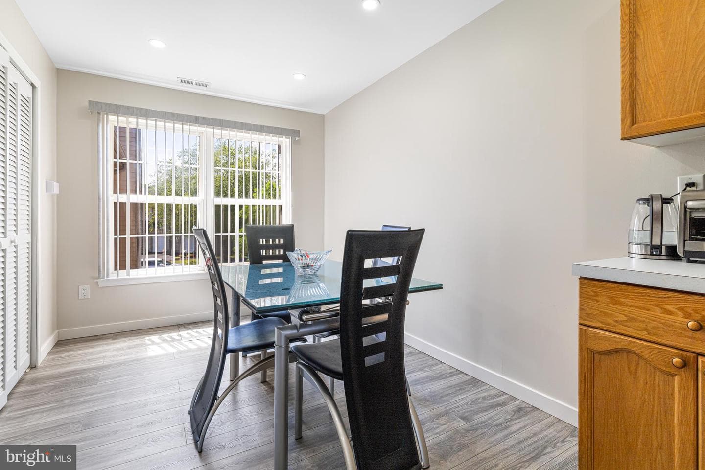 706 Julian Drive W #W photo 5