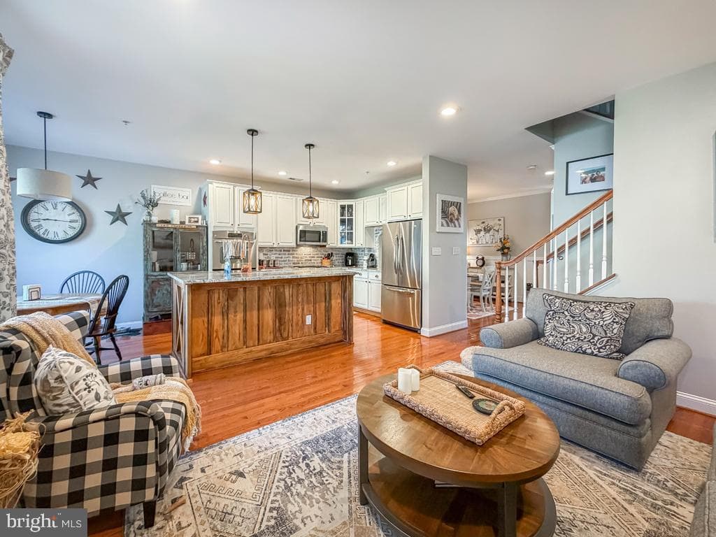 2410 Rosemont Terrace photo 16