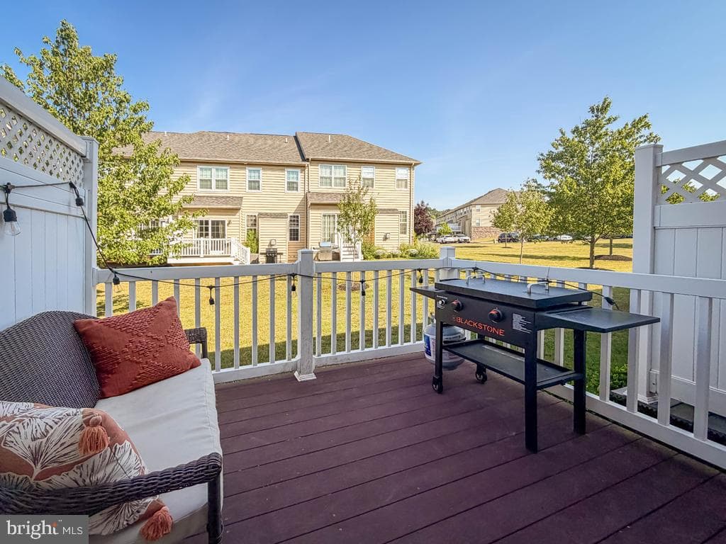 2410 Rosemont Terrace photo 5