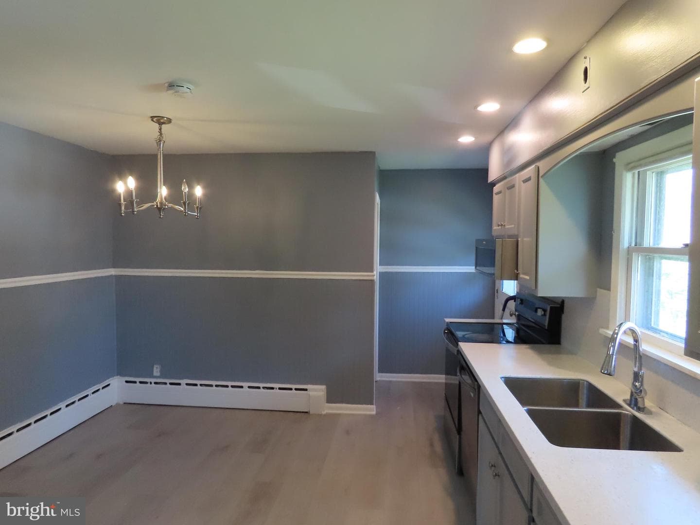 546 Clymer Avenue photo 3