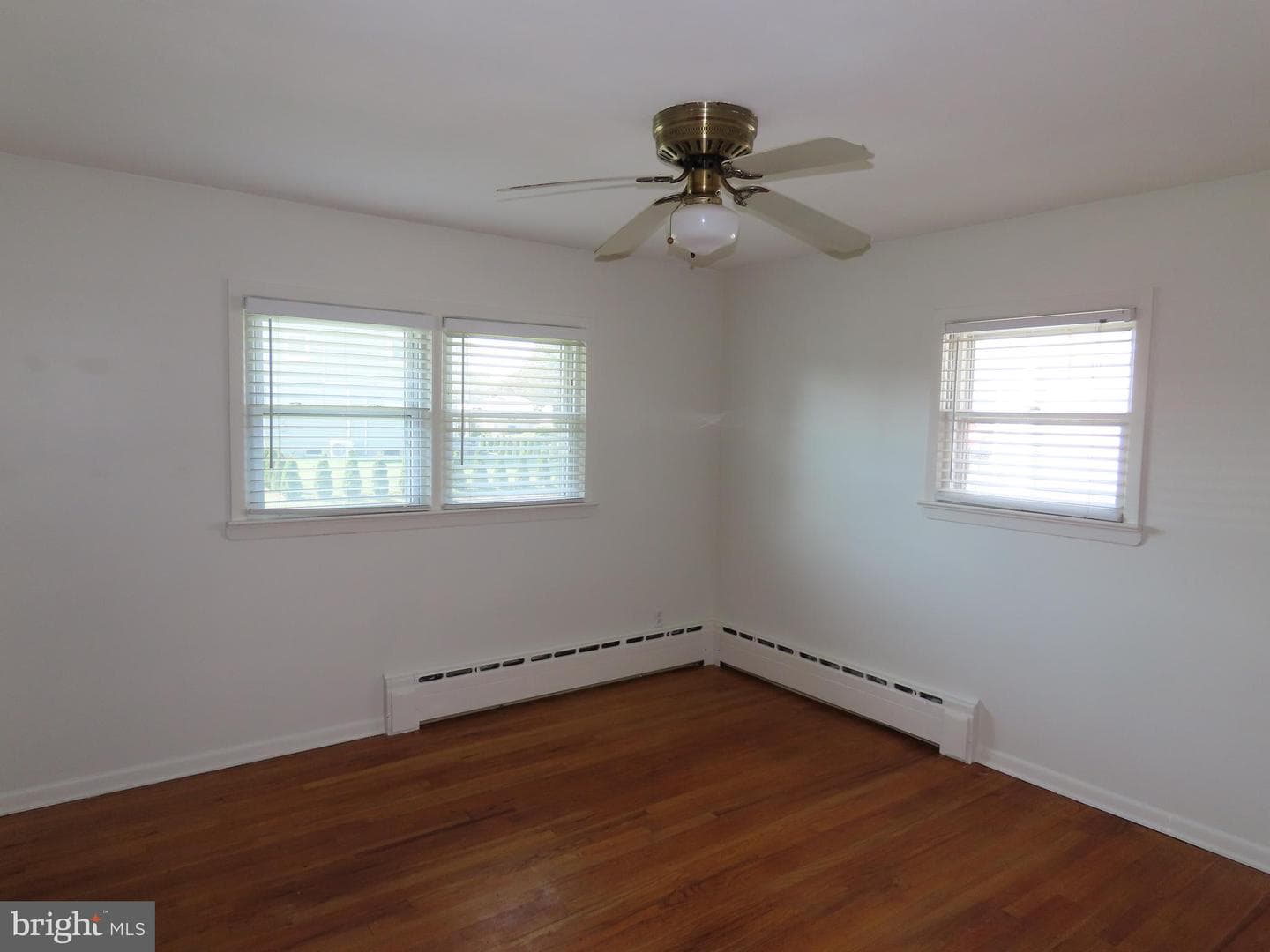 546 Clymer Avenue photo 7