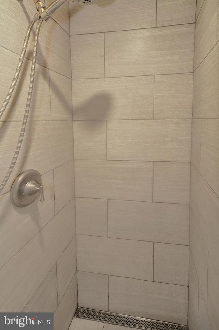 713 Ardsley Court photo 23