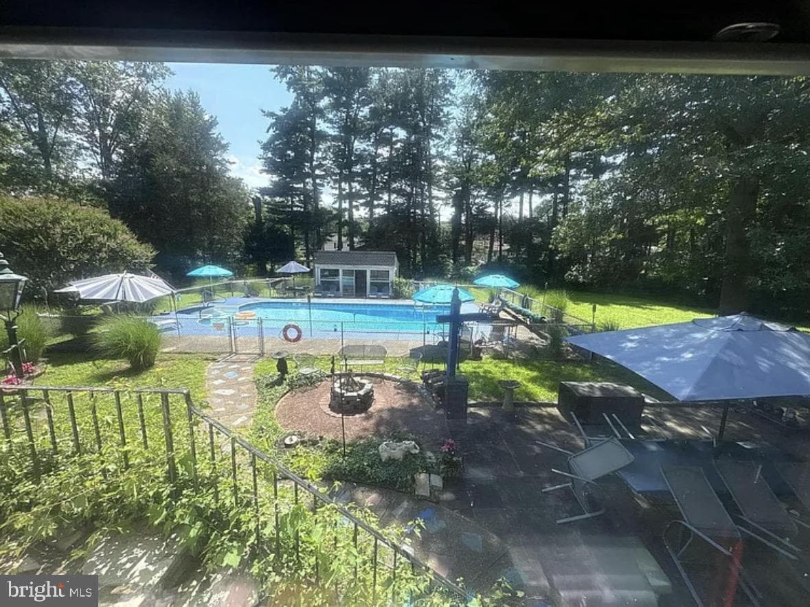 713 Ardsley Court photo 45