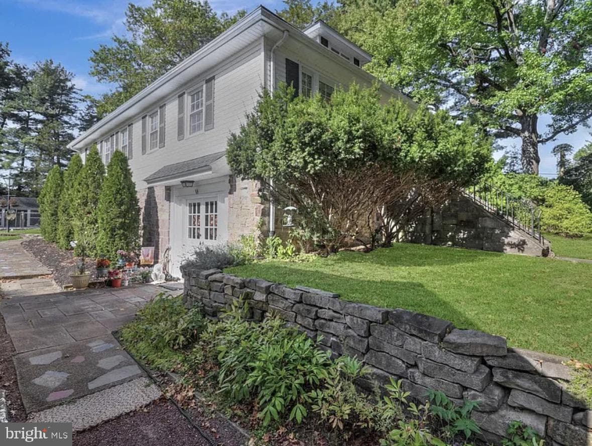 713 Ardsley Court photo 6
