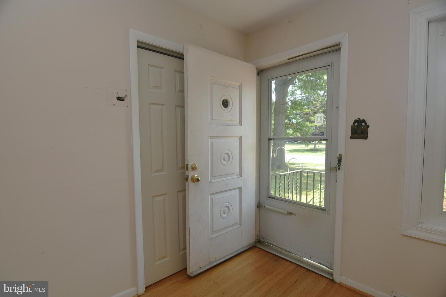 942 Mearns Rd, Warminster