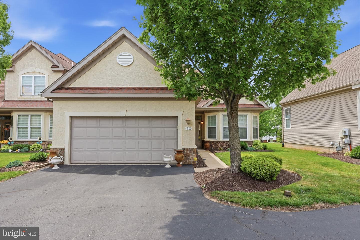 1203 Lyndhurst Court #82 photo 2