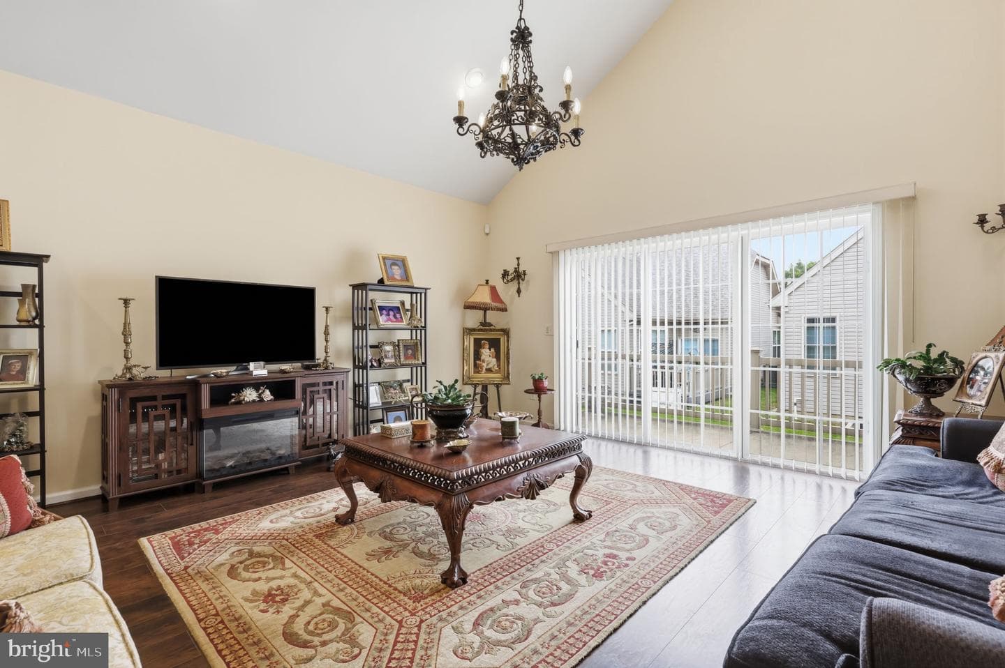 1203 Lyndhurst Court #82 photo 7