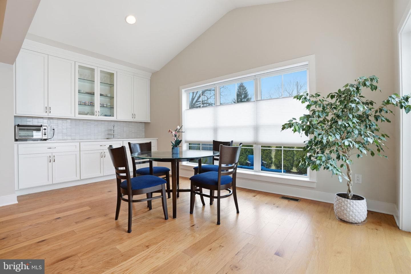 506 Carmela Way photo 16