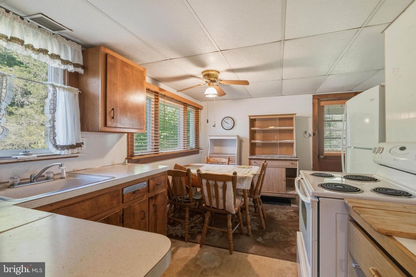 2561 Pickertown Rd photo 6