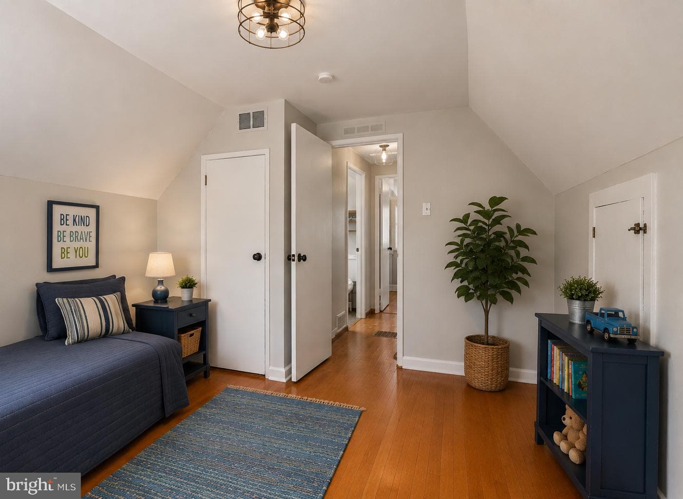 586 Doloro Drive photo 22