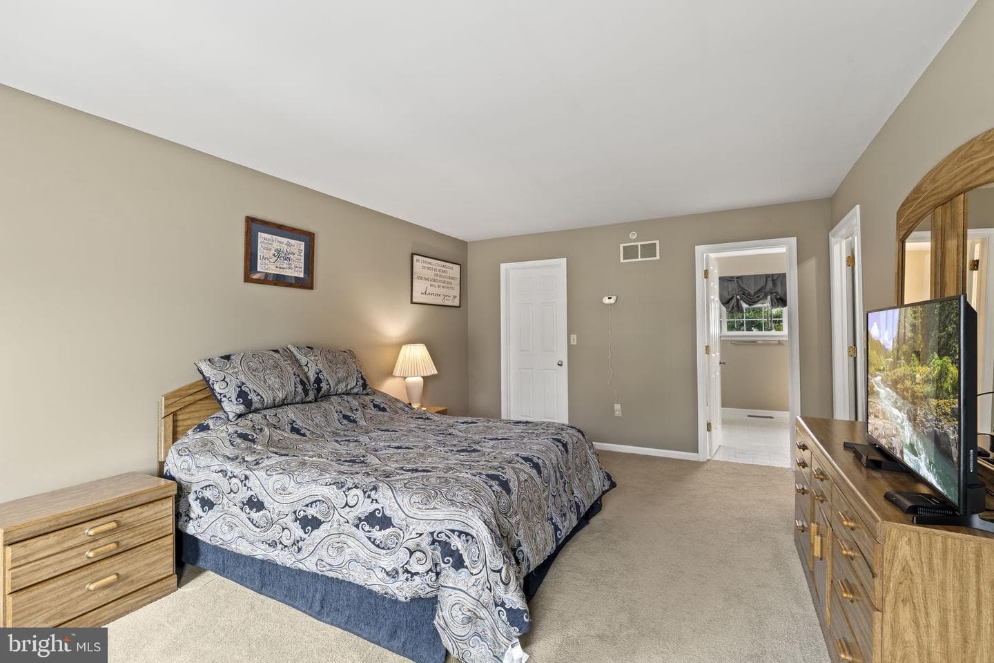 113 Greenfield Lane photo 26